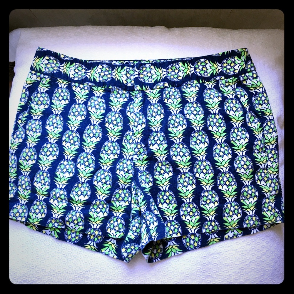 Pineapple 🍍 Banana Republic shorts!!